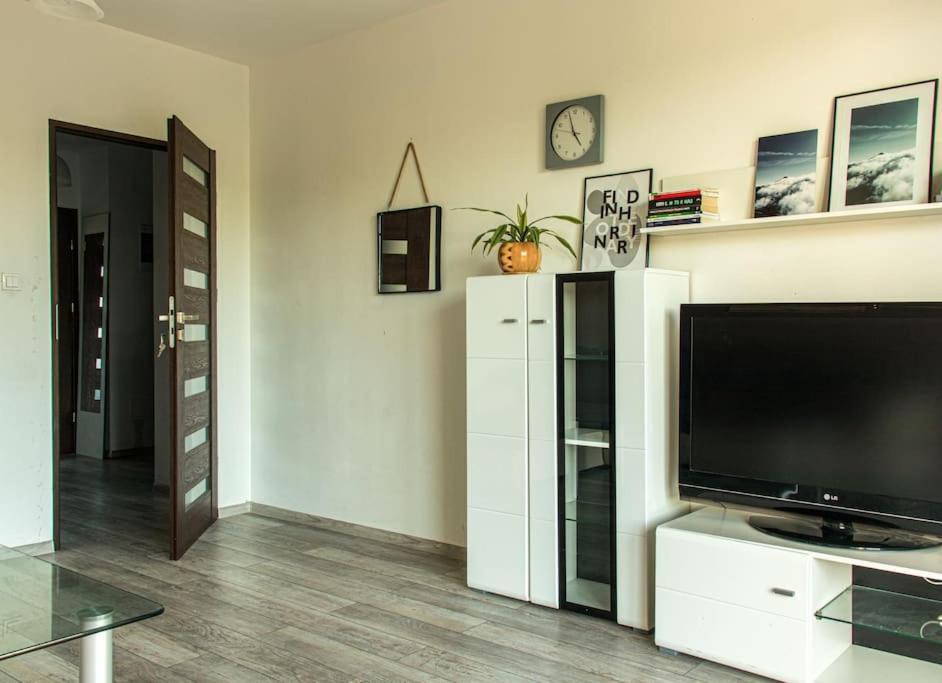 Apartment 50M2 With A Large Living Room, Bedroom, Balcony And Free Private Parking Γκντανσκ Εξωτερικό φωτογραφία